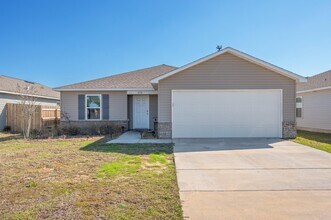 4378 Jitterbug St in Milton, FL - Building Photo - Building Photo