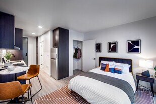 The Hemlock in Seattle, WA - Building Photo