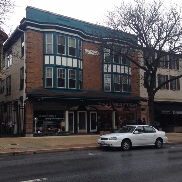 127 E State St in Kennett Square, PA - Building Photo