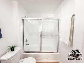 10849 Fruitland Dr in Los Angeles, CA - Building Photo - Building Photo