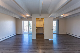 Boulder Crescent in Colorado Springs, CO - Foto de edificio - Interior Photo