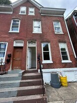 216 Pearl St in Trenton, NJ - Building Photo