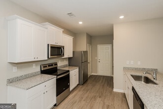 518 Firethorn Ct in Villa Rica, GA - Building Photo - Building Photo