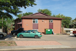 425 Geneva St in Aurora, CO - Building Photo - Building Photo