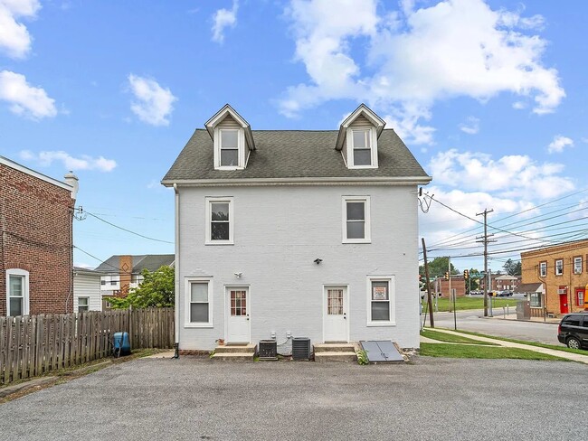 203 S Springfield Rd, Unit 2