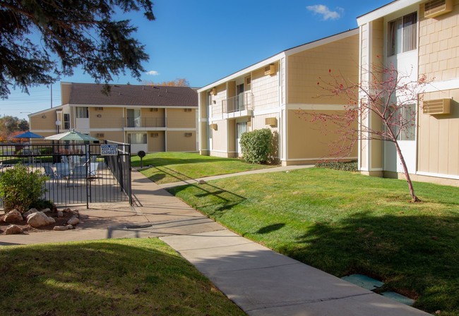 Canyon Crest in Ogden, UT - Building Photo - Building Photo