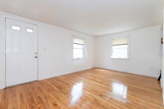 5 MacDonald St in Boston, MA - Building Photo - Building Photo