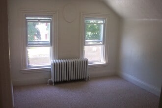 60 Gold St in Rochester, NY - Foto de edificio - Building Photo