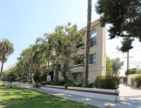 Islands of Tranquility Apartments in Los Angeles, CA - Building Photo - Building Photo