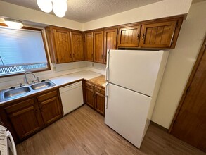 1077 Charlene St S in Salem, OR - Building Photo - Building Photo