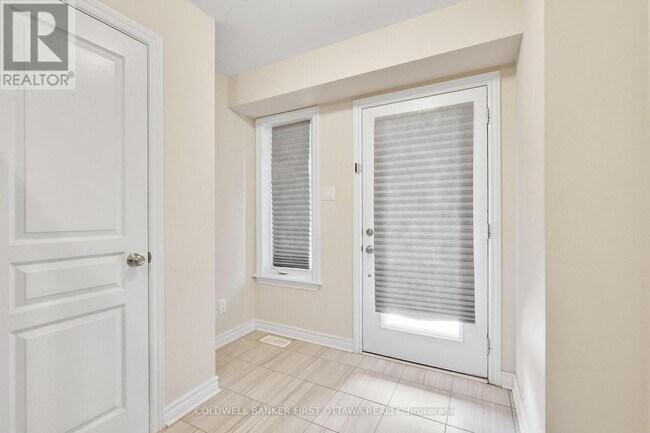 22 Stockholm Private in Ottawa, ON - Building Photo - Building Photo