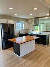 3803 Brunswick Dr in Carmel, IN - Foto de edificio - Building Photo