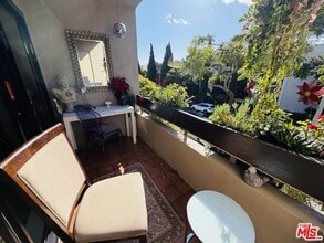 950 Kings Rd in West Hollywood, CA - Foto de edificio - Building Photo