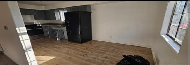 5876 San Pedro St in Los Angeles, CA - Building Photo - Building Photo
