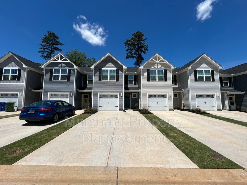 177 Sarnesfield Wy in Greenville, SC - Foto de edificio