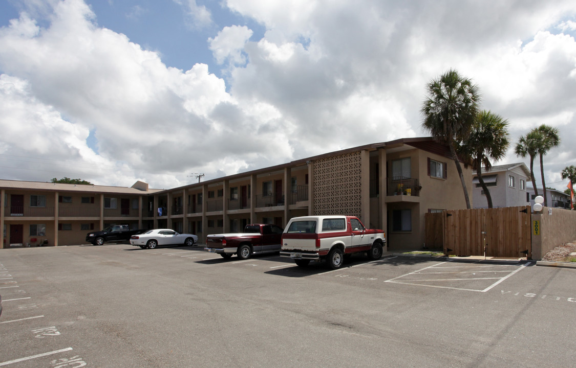 Ridge Garden in Sarasota, FL - Building Photo