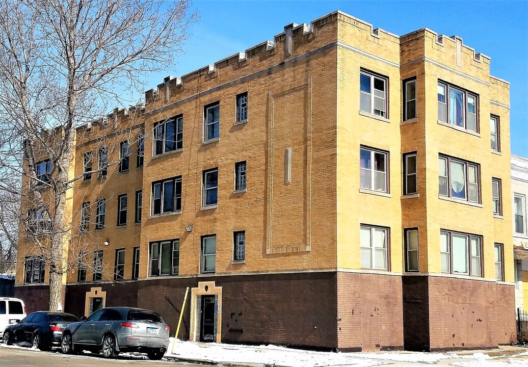 9 UNITS /// LAWNDALE in Chicago, IL - Building Photo