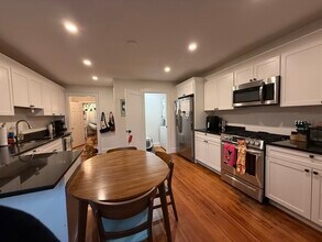 3 High St Pl in Brookline, MA - Building Photo - Building Photo