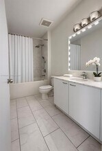 133 NE 2nd Ave, Unit 1710 in Miami, FL - Building Photo - Building Photo
