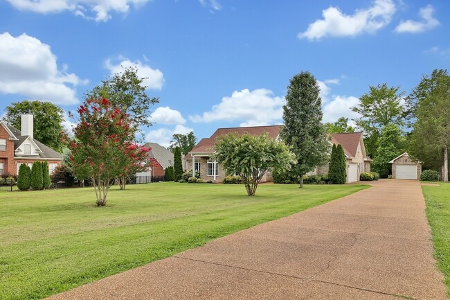 614 Greene Dr in Lebanon, TN - Foto de edificio - Building Photo