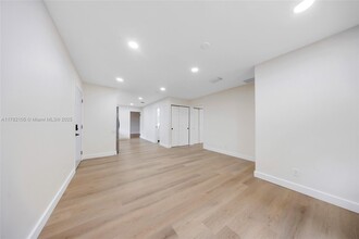1236 NE 12th Ave in Fort Lauderdale, FL - Building Photo - Building Photo