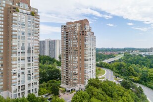 The Palisades in Toronto, ON - Building Photo