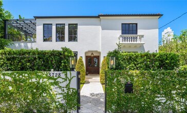 5728 Pine Tree Dr in Miami Beach, FL - Building Photo - Building Photo