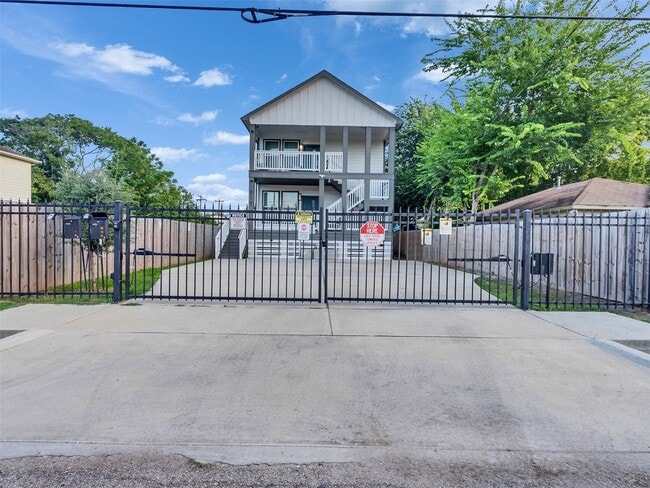819 E 40th St in Houston, TX - Building Photo - Building Photo
