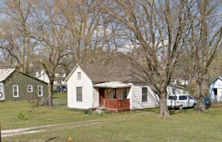 109 Independence Ave in Dearing, KS - Building Photo