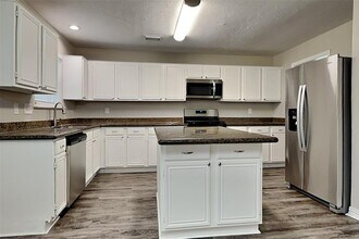 10623 Mist Ln in Houston, TX - Building Photo - Building Photo