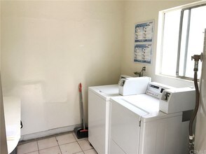 2025 E Whiting Ave-Unit -F in Fullerton, CA - Building Photo - Building Photo