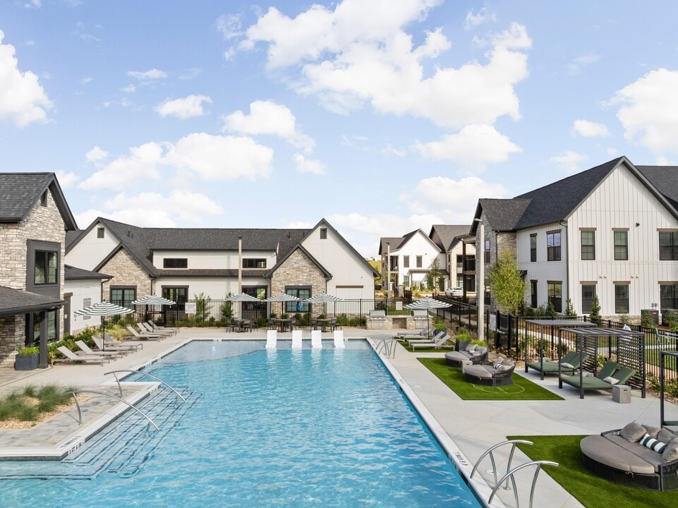 The Levi Luxury Apartments in Mcdonough, GA - Building Photo