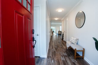 The Grand Luxury Apartments and Homes in Granby, CT - Foto de edificio - Building Photo