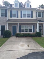 4554 Parkway Cir in Atlanta, GA - Building Photo