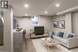 12 Karen Ave in St Catharines, ON - Building Photo - Building Photo