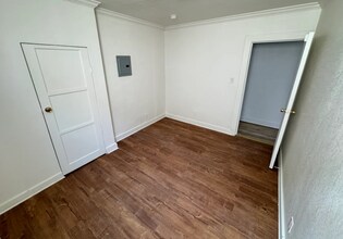 1234-1236 Rolland Curtis Pl in Los Angeles, CA - Building Photo - Building Photo