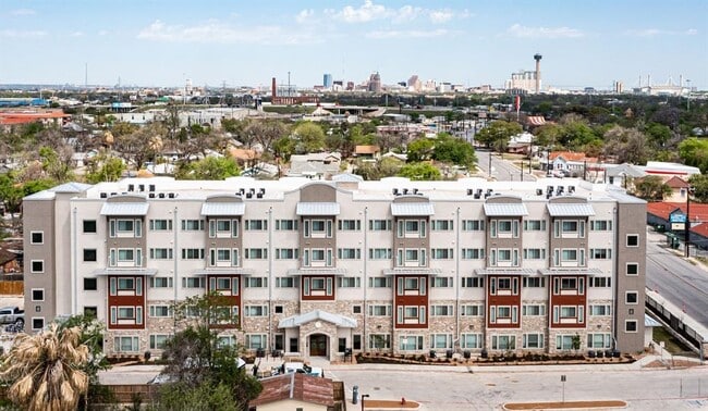 1515 Roosevelt Ave in San Antonio, TX - Building Photo - Building Photo