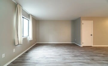 154 Brittany Farms Rd in New Britain, CT - Building Photo - Building Photo