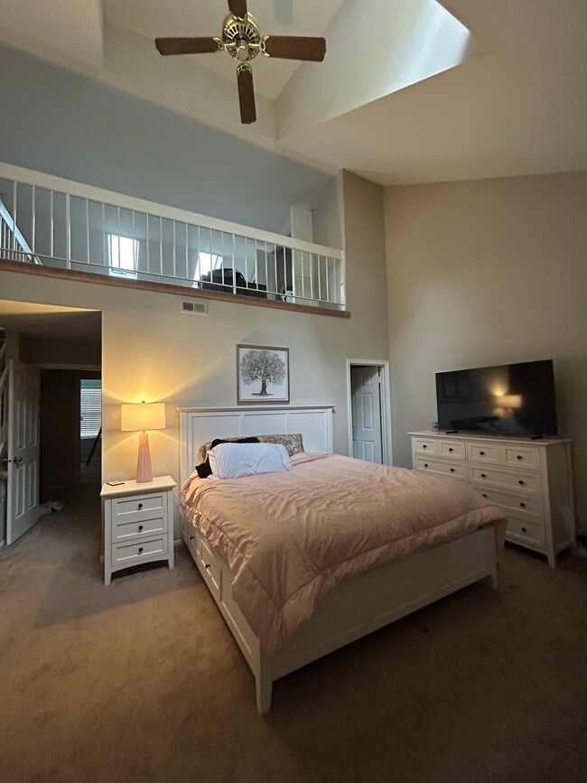 property at 10 Far Corners Loop