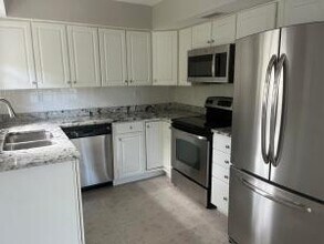 325 S Ocean Breeze in Lake Worth Beach, FL - Building Photo - Building Photo