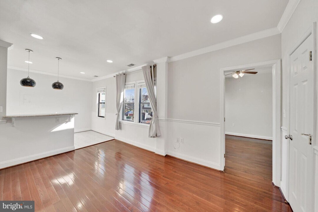 315 Evarts St NE-Unit -204 in Washington, DC - Foto de edificio