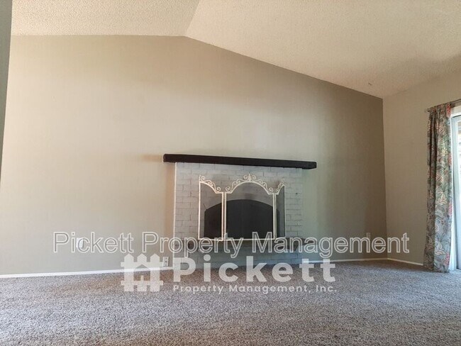 391 NW Mosher Canyon Rd in Bremerton, WA - Building Photo - Building Photo