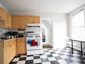 32 Gordon St, Unit 3 in Boston, MA - Foto de edificio - Building Photo