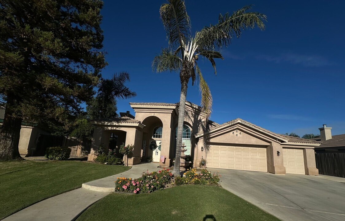 504 Tabor Way in Bakersfield, CA - Building Photo