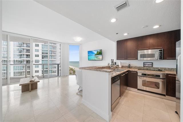 6515 Collins Ave in Miami Beach, FL - Building Photo - Building Photo
