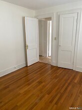 117 Golden Hill St in Naugatuck, CT - Building Photo - Building Photo