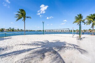 10730 NW 66th St in Doral, FL - Building Photo