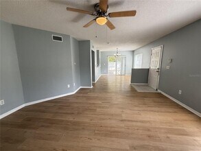 2201 Fluorshire Dr in Brandon, FL - Building Photo - Building Photo