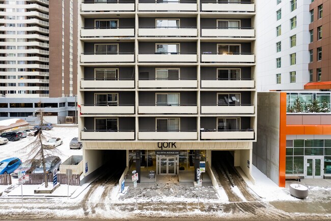 The York in Calgary, AB - Building Photo - Building Photo