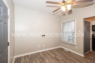 1329 E Market St in Indianapolis, IN - Foto de edificio - Building Photo